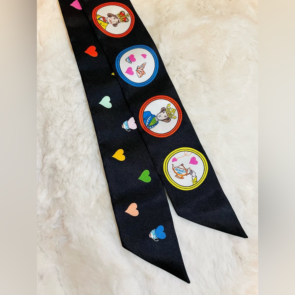 ♥️SOLD♥️ Hermes Limited Edition Valentine's Day Tea Time Silk Twilly Bandeau NWT